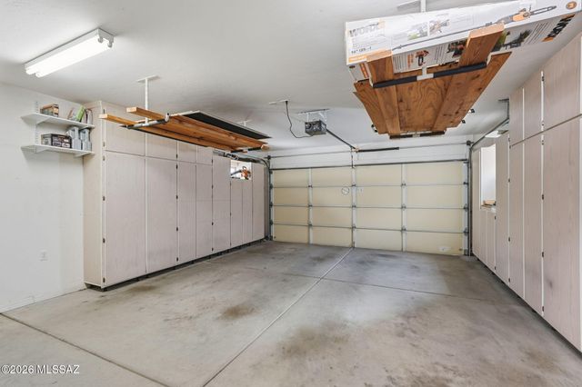 2664 S Fade Drive, Green Valley, AZ 85614