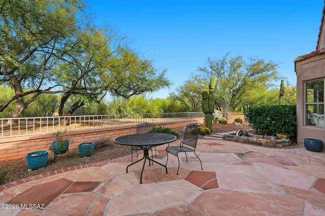 2664 S Fade Drive, Green Valley, AZ 85614