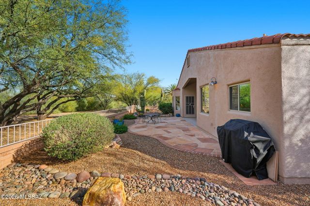 2664 S Fade Drive, Green Valley, AZ 85614