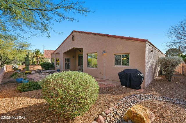 2664 S Fade Drive, Green Valley, AZ 85614