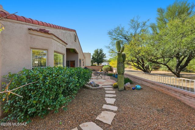 2664 S Fade Drive, Green Valley, AZ 85614