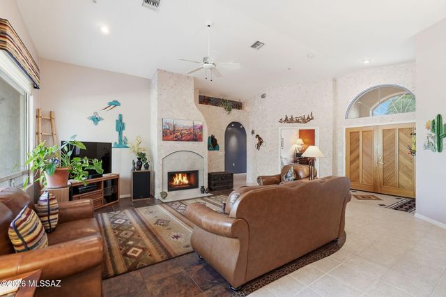 2664 S Fade Drive, Green Valley, AZ 85614