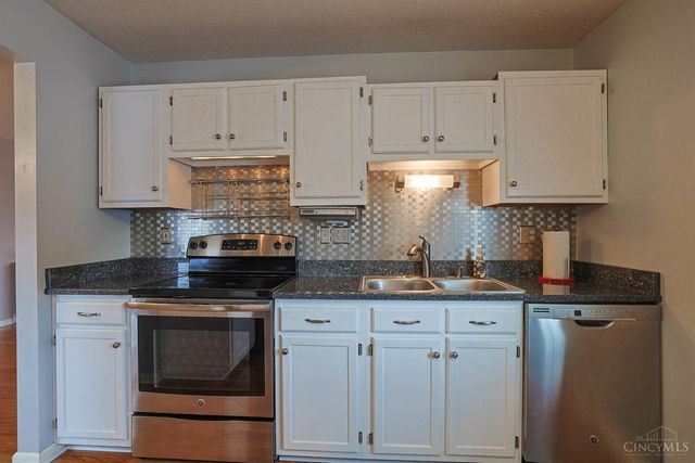 4213 Victorian Green Drive, Green Twp, OH 45211