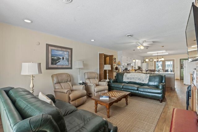 327 55th Ave. N, North Myrtle Beach, SC 29582