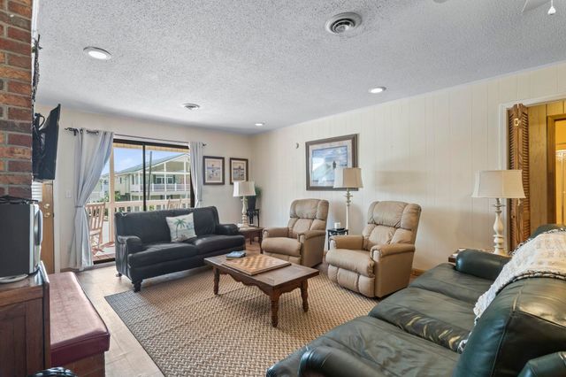 327 55th Ave. N, North Myrtle Beach, SC 29582