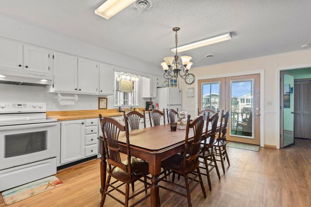 327 55th Ave. N, North Myrtle Beach, SC 29582