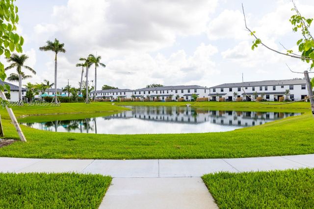 3000 Park Pl, Dania Beach, FL 33312