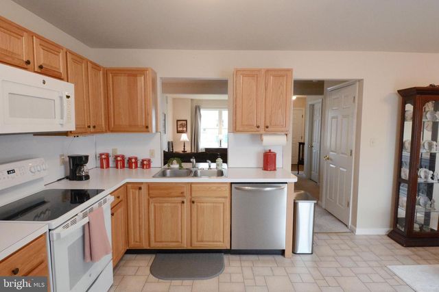 603 HONEYSUCKLE WAY, Pennsburg, PA 18073