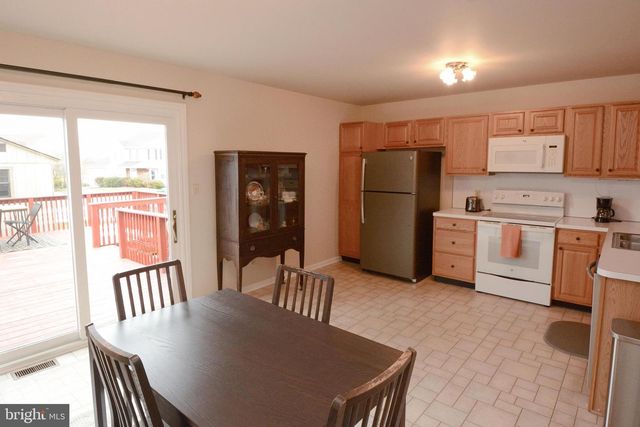 603 HONEYSUCKLE WAY, Pennsburg, PA 18073