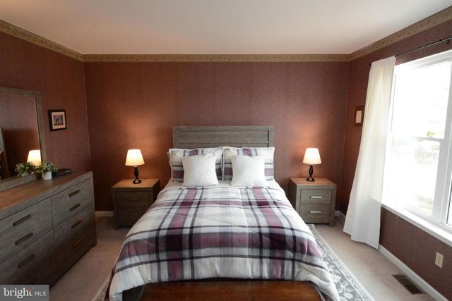 603 HONEYSUCKLE WAY, Pennsburg, PA 18073