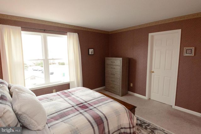 603 HONEYSUCKLE WAY, Pennsburg, PA 18073