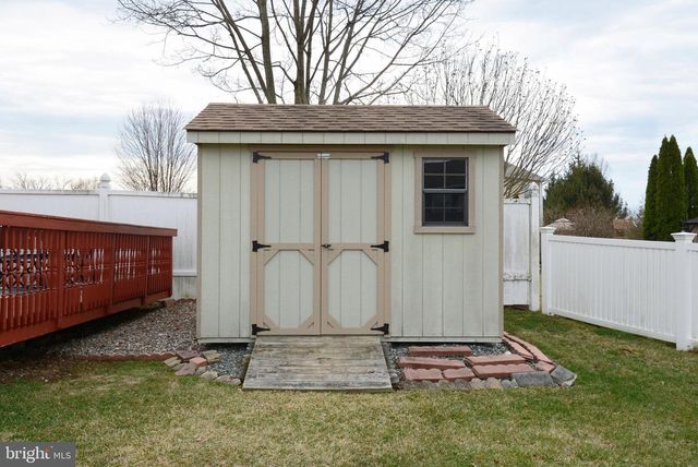 603 HONEYSUCKLE WAY, Pennsburg, PA 18073