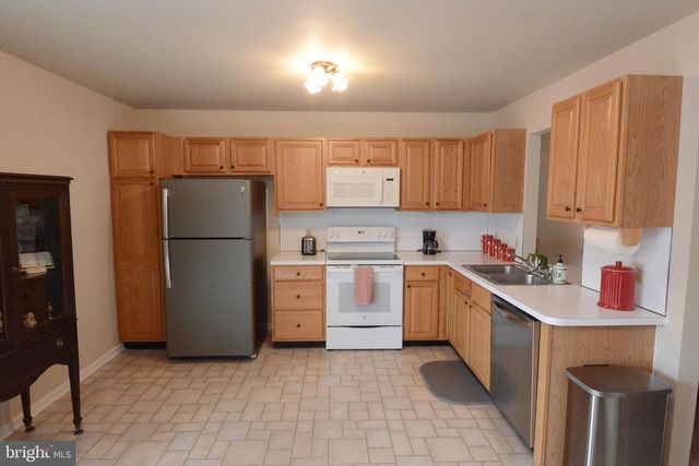 603 HONEYSUCKLE WAY, Pennsburg, PA 18073