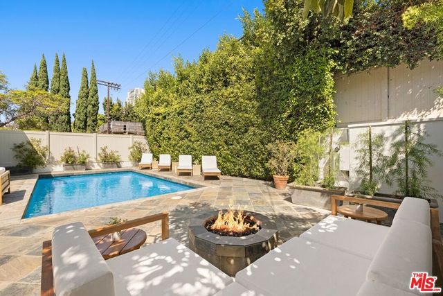 10669 Wellworth Avenue, Los Angeles, CA 90024