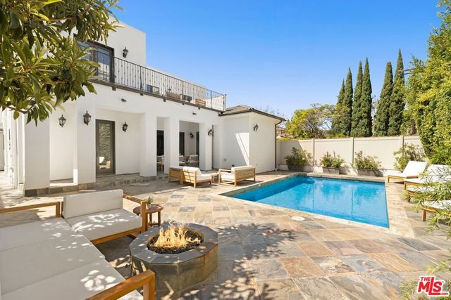 10669 Wellworth Avenue, Los Angeles, CA 90024