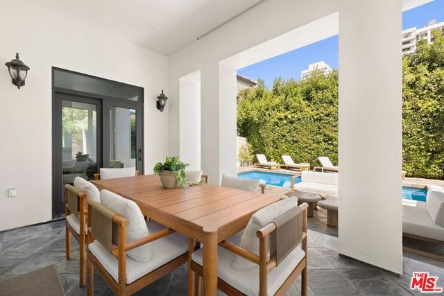 10669 Wellworth Avenue, Los Angeles, CA 90024