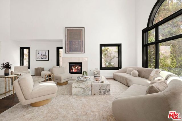 10669 Wellworth Avenue, Los Angeles, CA 90024