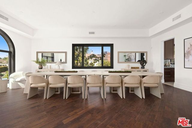 10669 Wellworth Avenue, Los Angeles, CA 90024