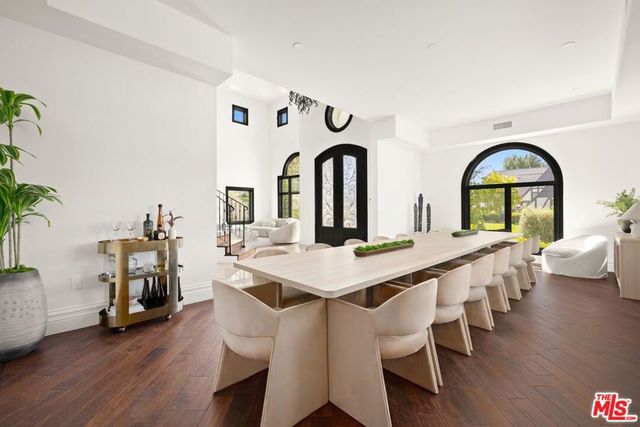 10669 Wellworth Avenue, Los Angeles, CA 90024