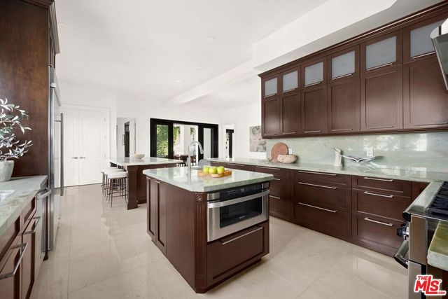 10669 Wellworth Avenue, Los Angeles, CA 90024