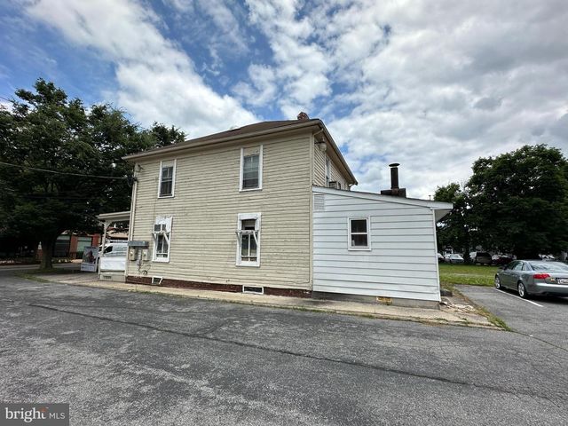 403 DIAMOND AVE, Gaithersburg, MD 20877