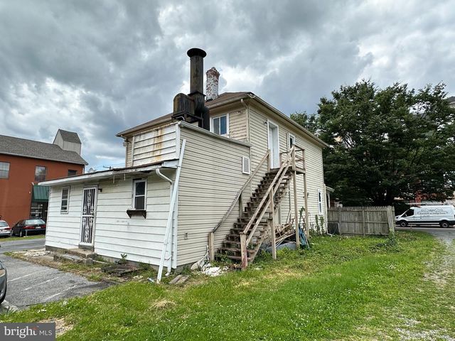 403 DIAMOND AVE, Gaithersburg, MD 20877