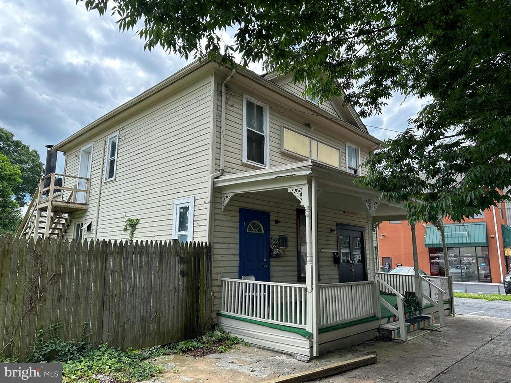 403 DIAMOND AVE, Gaithersburg, MD 20877