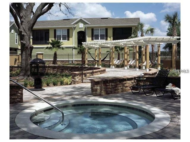 10025 COURTNEY PALMS BOULEVARD 102, Tampa, FL 33619