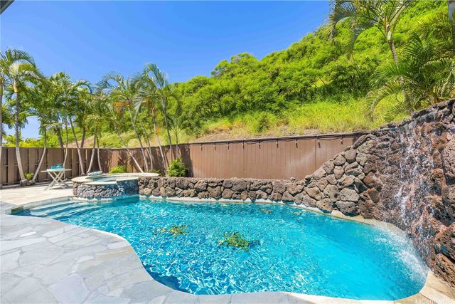 1032 Koko Uka Place, Honolulu, HI 96825