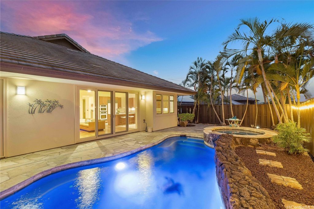 1032 Koko Uka Place, Honolulu, HI 96825
