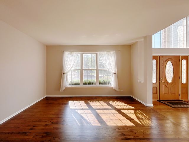 3 Barton Creek Court, Lake In The Hills, IL 60156