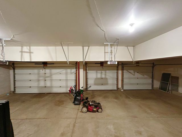 3 Barton Creek Court, Lake In The Hills, IL 60156