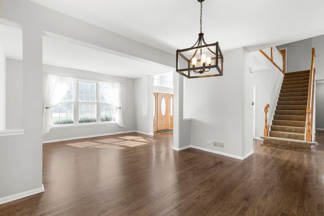 3 Barton Creek Court, Lake In The Hills, IL 60156