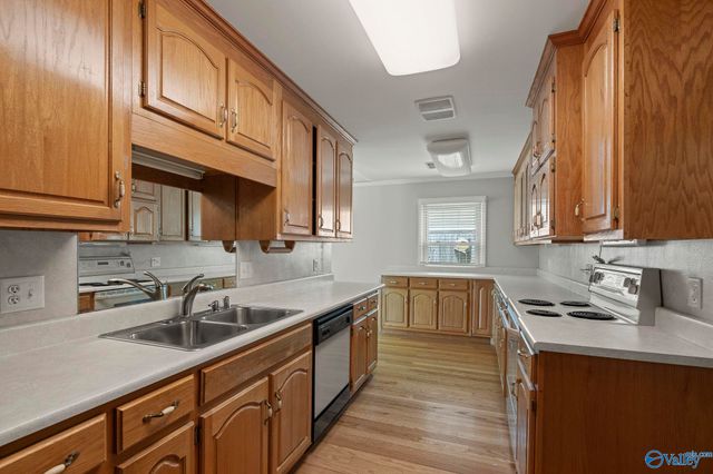 10415 Parliament Drive, Huntsville, AL 35803