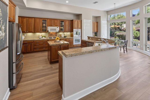 2209 Lamplight Ln, Lincoln, CA 95648