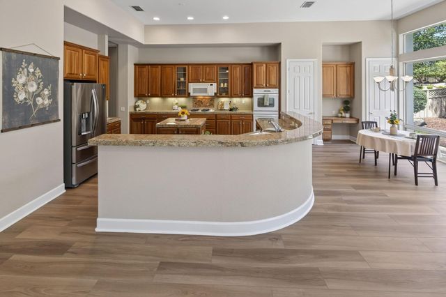 2209 Lamplight Ln, Lincoln, CA 95648