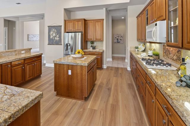 2209 Lamplight Ln, Lincoln, CA 95648