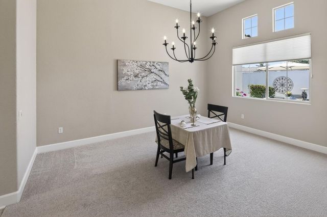 2209 Lamplight Ln, Lincoln, CA 95648