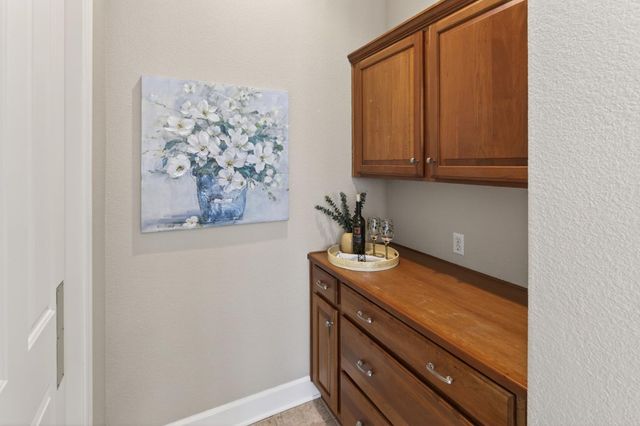 2209 Lamplight Ln, Lincoln, CA 95648