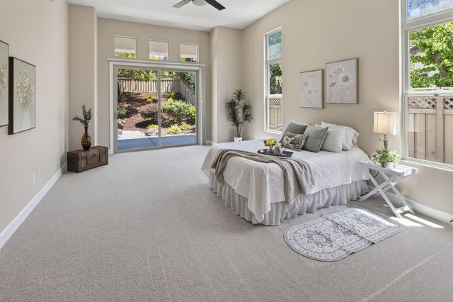 2209 Lamplight Ln, Lincoln, CA 95648