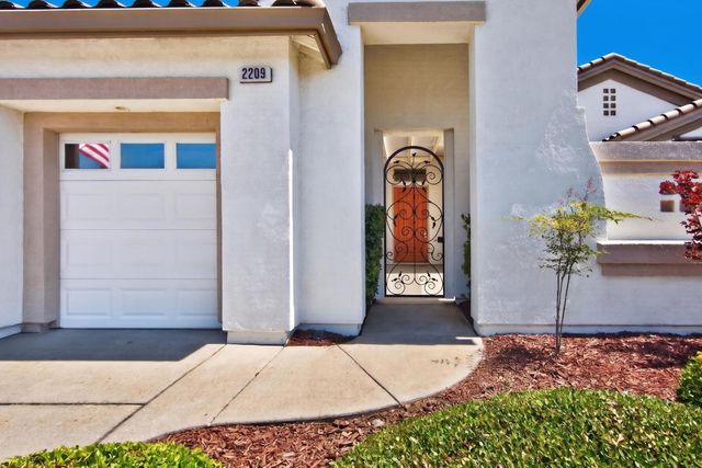 2209 Lamplight Ln, Lincoln, CA 95648