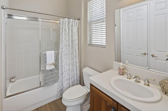 2209 Lamplight Ln, Lincoln, CA 95648