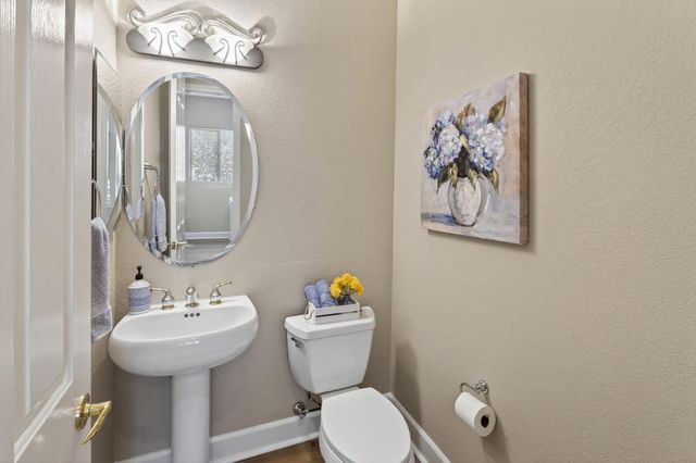 2209 Lamplight Ln, Lincoln, CA 95648