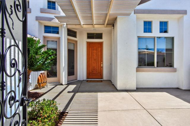 2209 Lamplight Ln, Lincoln, CA 95648