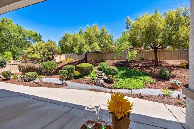 2209 Lamplight Ln, Lincoln, CA 95648