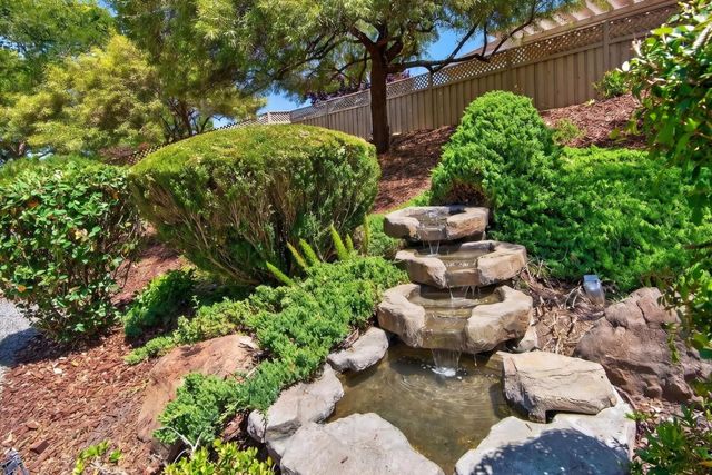 2209 Lamplight Ln, Lincoln, CA 95648