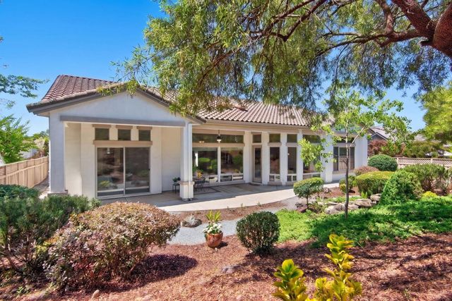 2209 Lamplight Ln, Lincoln, CA 95648
