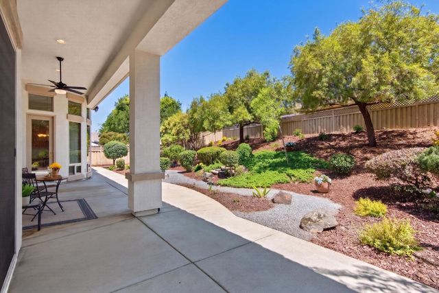 2209 Lamplight Ln, Lincoln, CA 95648
