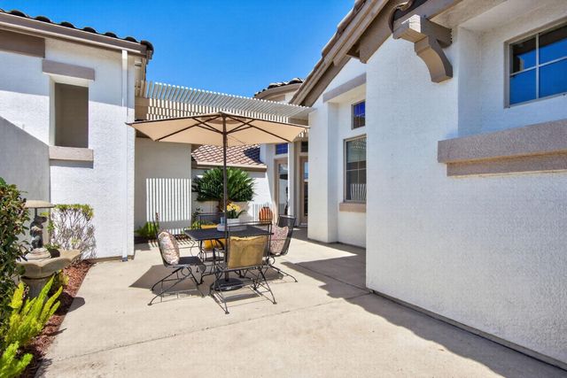 2209 Lamplight Ln, Lincoln, CA 95648