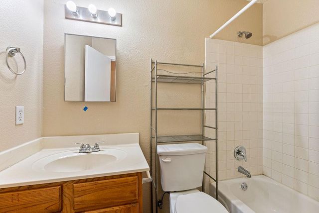 1236 Hughmont DR, Pflugerville, TX 78660